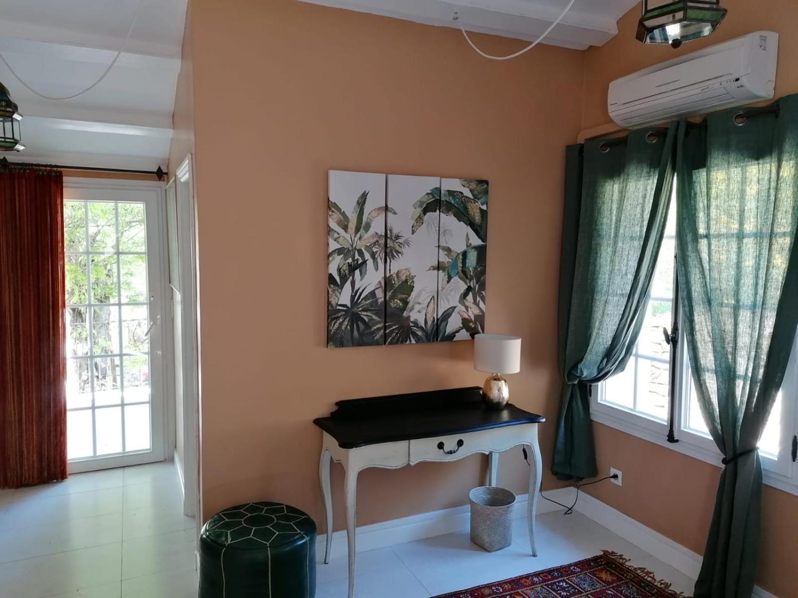 Mas Lei Bancau Bed & Breakfast Льо Бусе Стая снимка