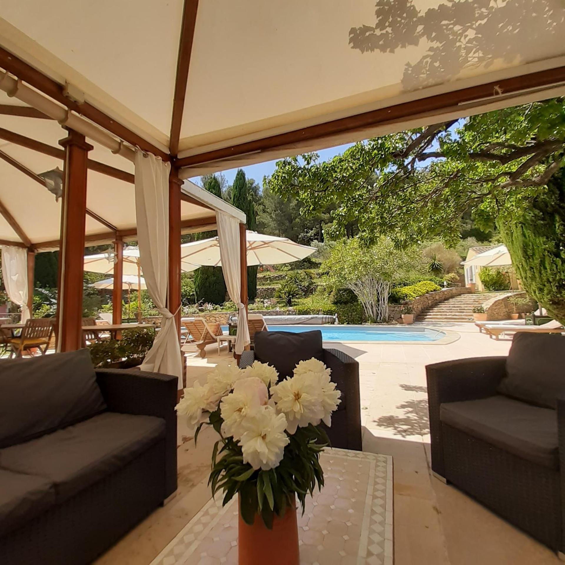 Mas Lei Bancau Bed & Breakfast Льо Бусе Екстериор снимка