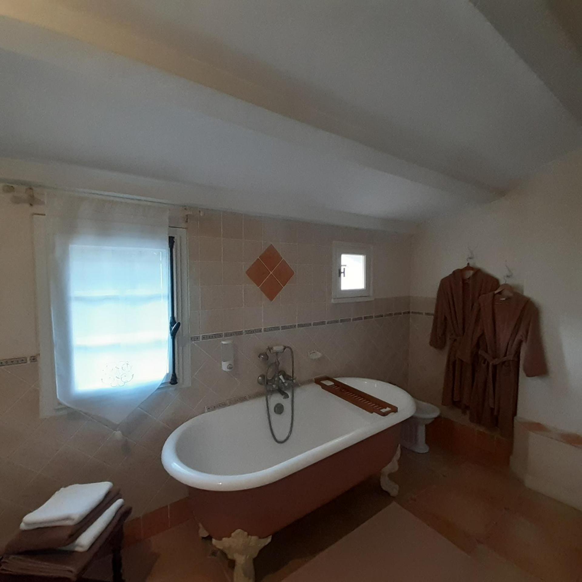 Mas Lei Bancau Bed & Breakfast Льо Бусе Екстериор снимка